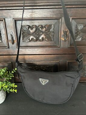 Beautiful Black Crescent Nylon Shoulder Bag